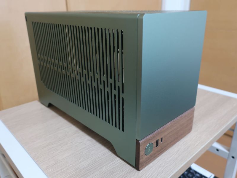 コンパクトでデザイン重視(でもそこそこ高性能)な自作PCを組んでみた(2/2)